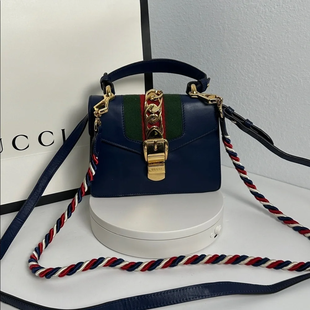 💯Authentic Gucci Navy Blue Sylvie Mini Top Handle Bag in leather 🍀 - Picture 12 of 17